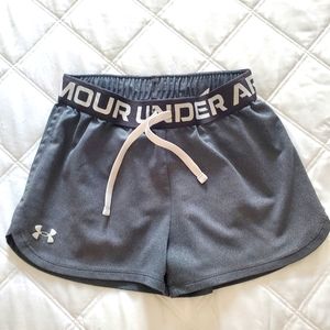 Under Armour Girls Shorts, Size Youth Medium, Gray, like new